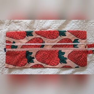 Baggu Large 16" 3D Zip Pouch Strawberry